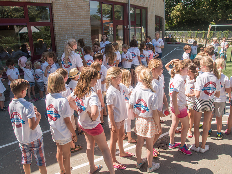 Summer Camp verzamelen van kinderen